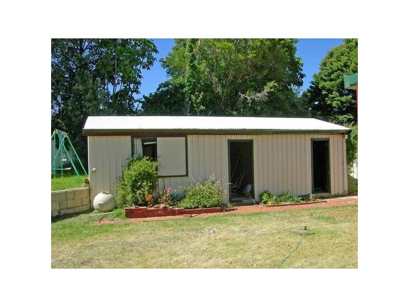 10 Brookside Avenue, Kelmscott WA 6111