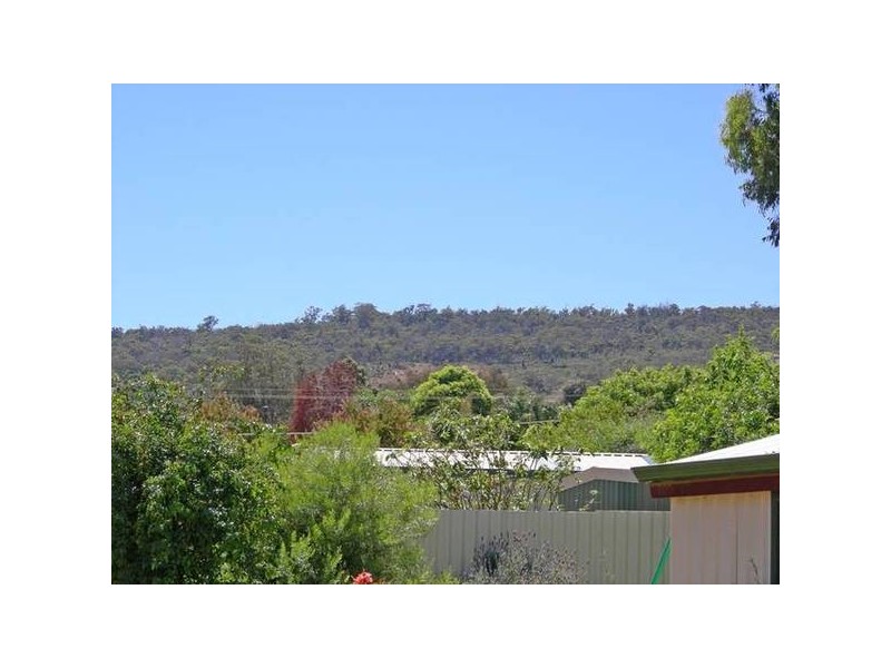 10 Brookside Avenue, Kelmscott WA 6111