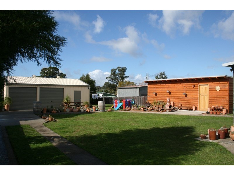9 Simmonds Lane, Dungog NSW 2420