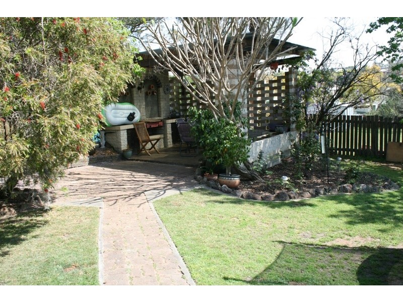 6 Myles Street, Dungog NSW 2420