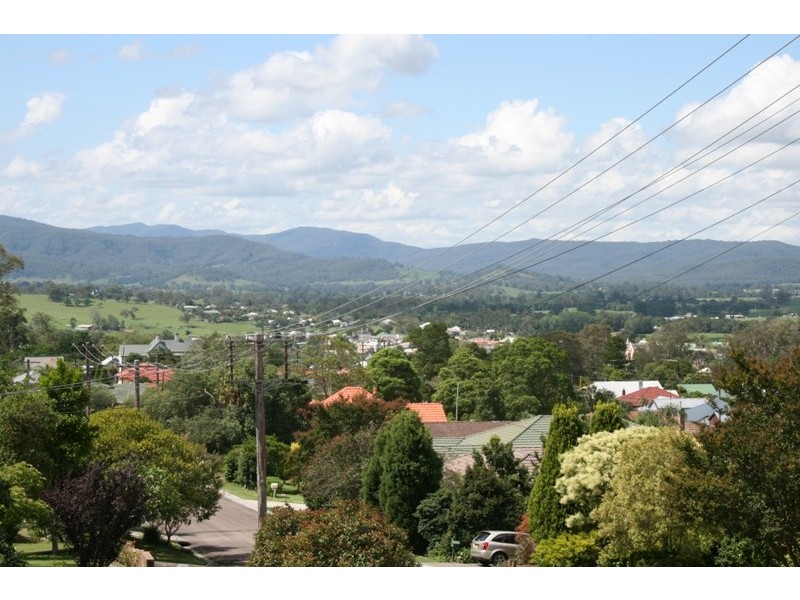 2 Carlton Avenue, Dungog NSW 2420