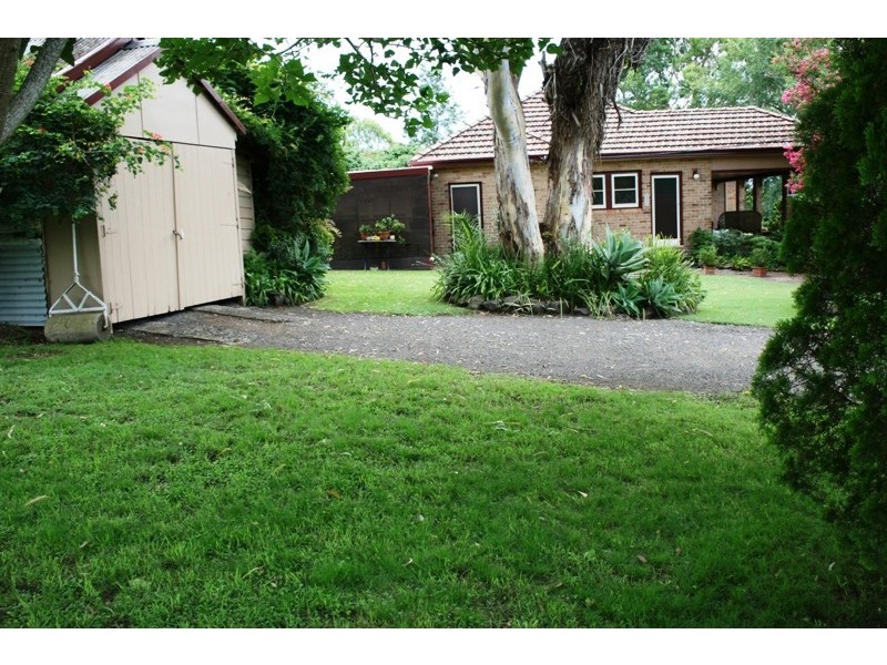 12 Carlton Avenue, Dungog NSW 2420