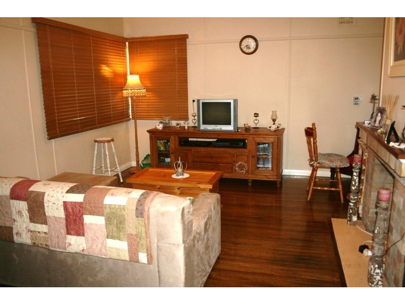 30 Lord Street, Dungog NSW 2420