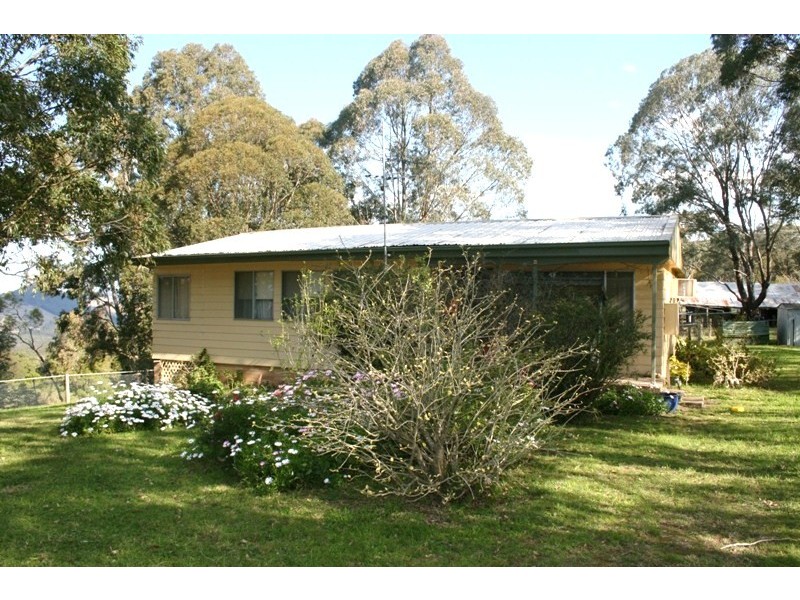 25 Brewers Lane, Dungog NSW 2420