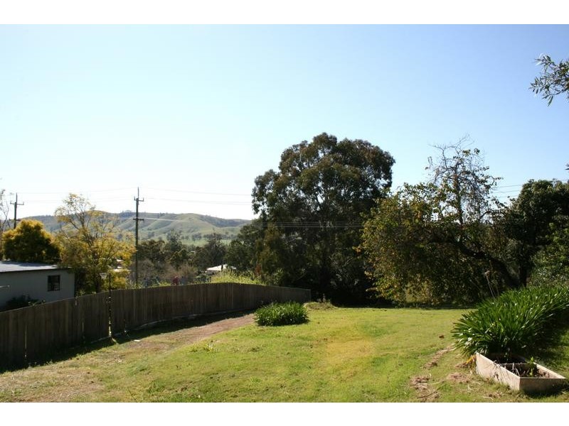 9 Carlton Avenue, Dungog NSW 2420