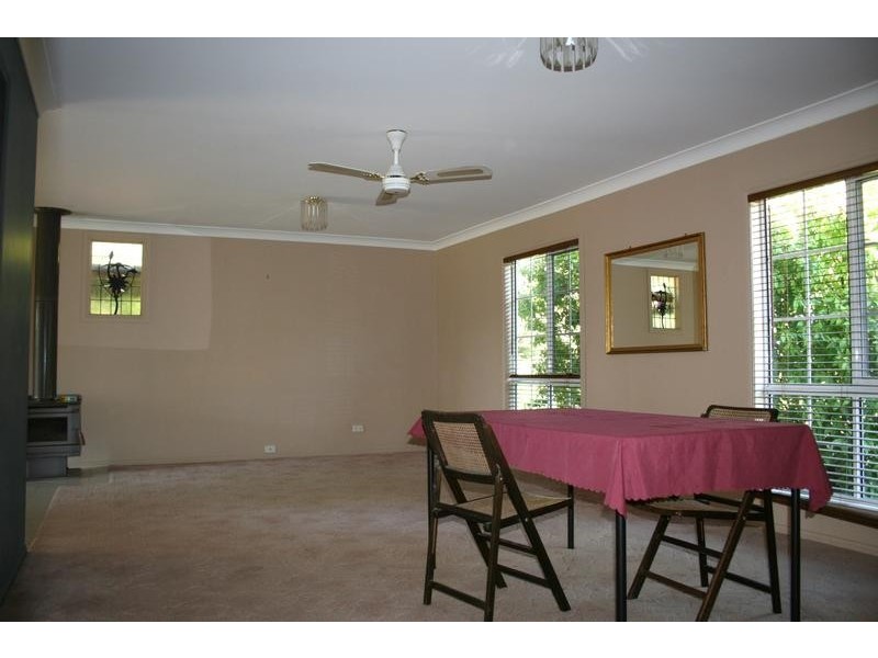 9 Carlton Avenue, Dungog NSW 2420