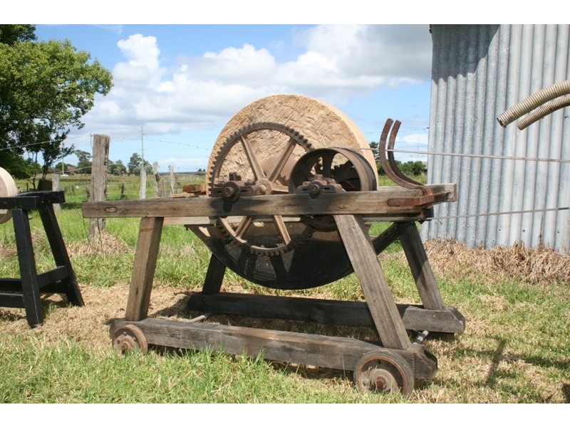 . CLEARING SALE, Millers Forest NSW 2324
