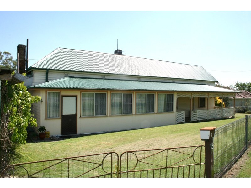 25 Scott Avenue, Dungog NSW 2420