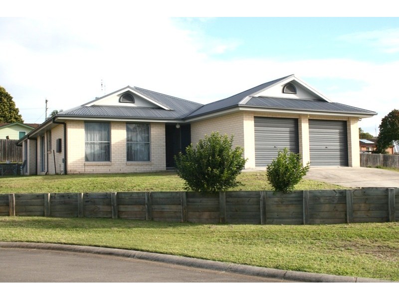 9 Williams Place, Dungog NSW 2420