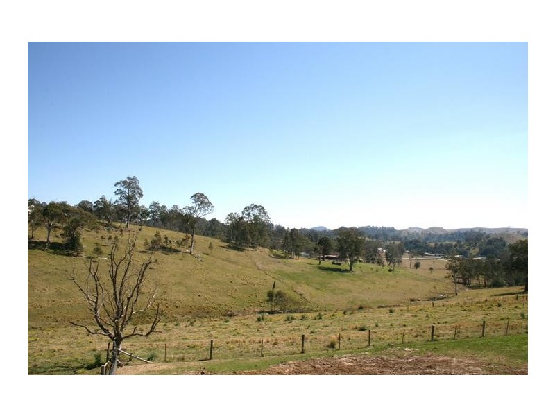 14 Hospital Road, Dungog NSW 2420