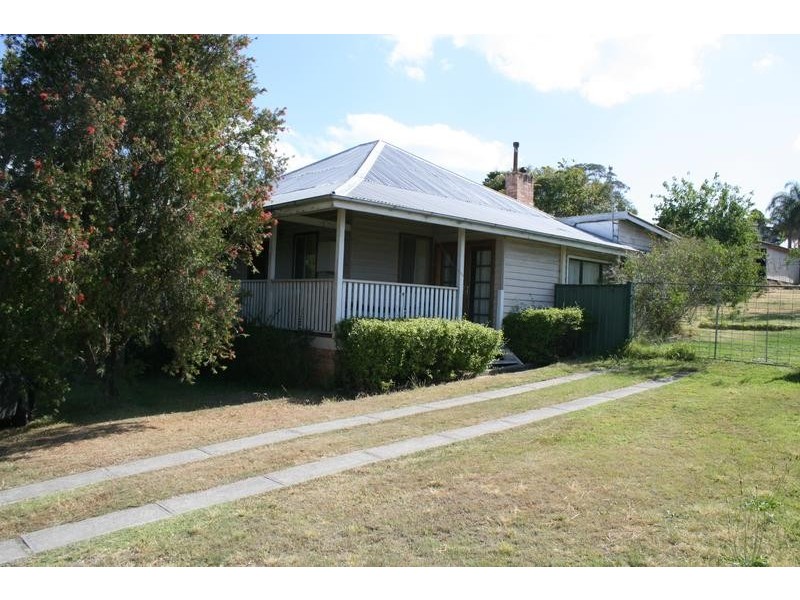 32 Moore Street, Dungog NSW 2420