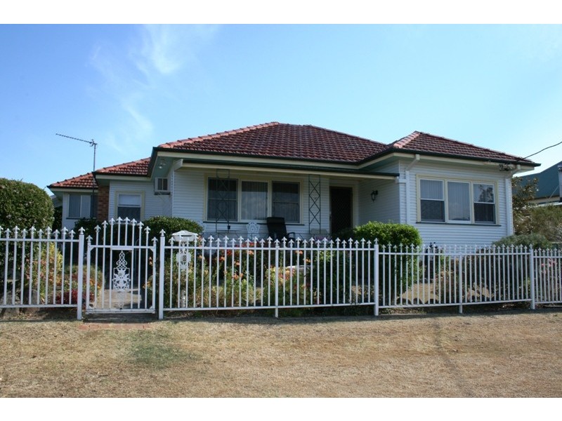 42 Chapman Street, Dungog NSW 2420
