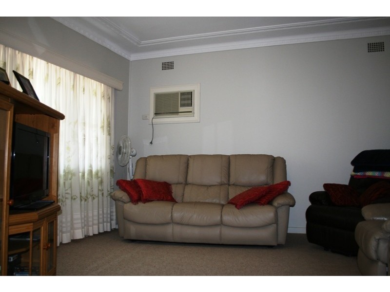 42 Chapman Street, Dungog NSW 2420