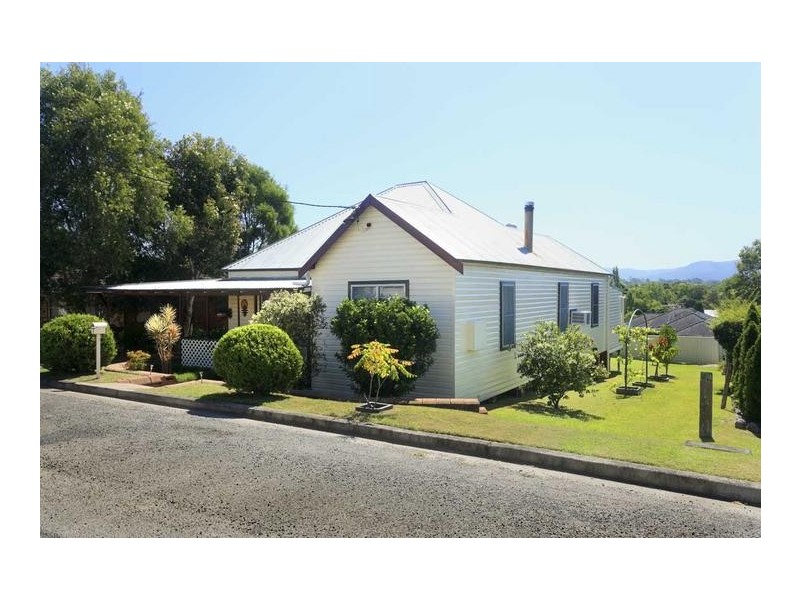 4 Cooreei Place, Dungog NSW 2420
