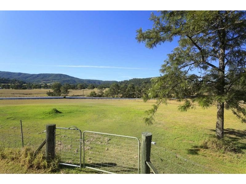 33 Salisbury Road, Dungog NSW 2420