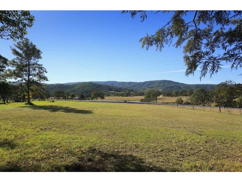 33 Salisbury Road, Dungog NSW 2420