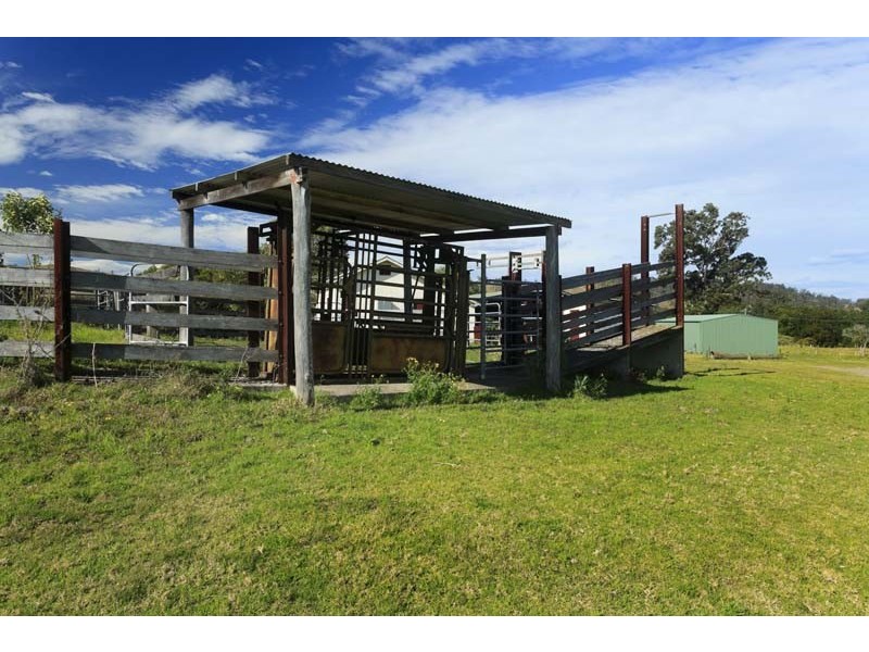 11 Verge Street, Dungog NSW 2420