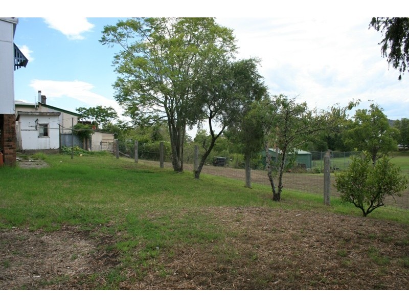 81 Lord Street, Dungog NSW 2420