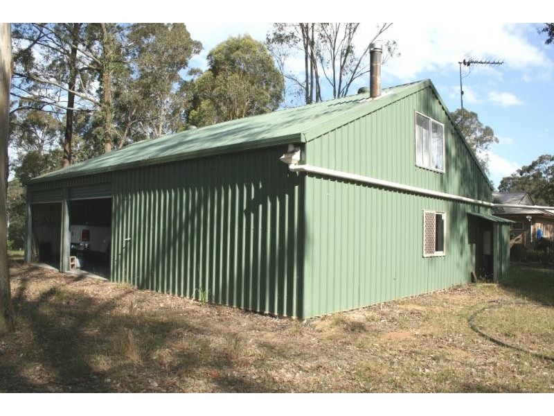 6 Gwandalan Close, Seaham NSW 2324