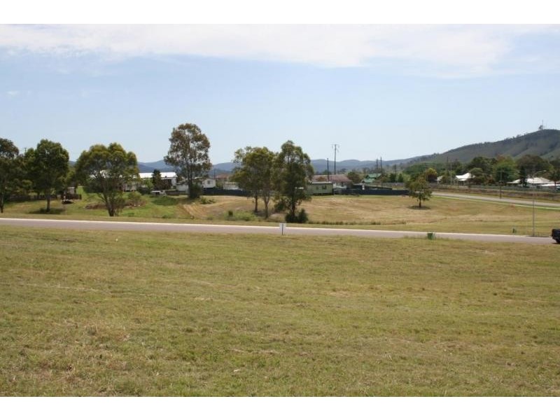 13 Rens Street, Dungog NSW 2420