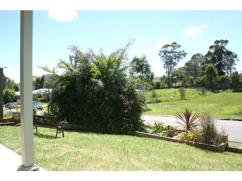 1/24 Hillview Avenue, Dungog NSW 2420