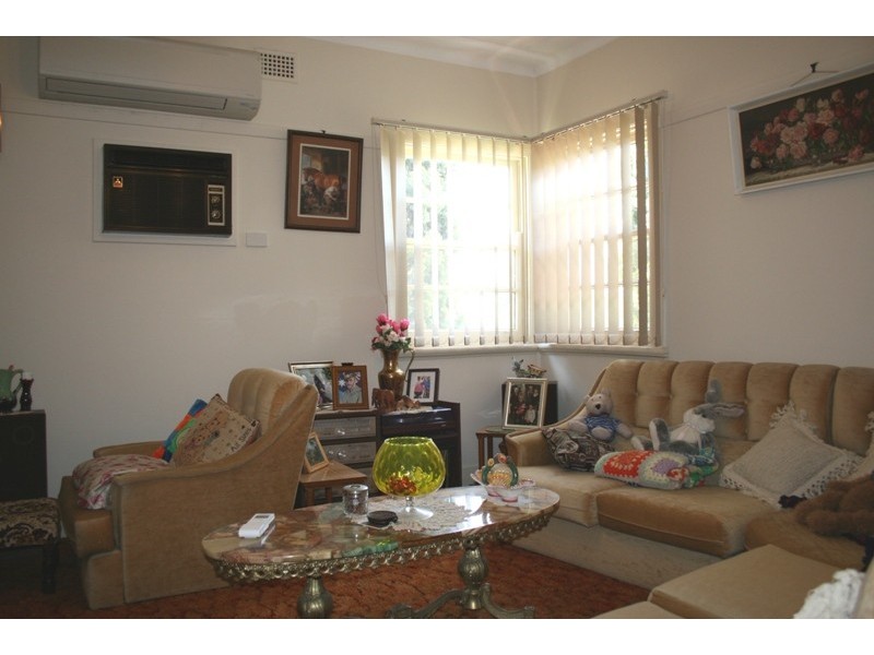 42 Dowling Street, Dungog NSW 2420