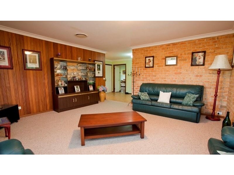 39 Wade Street, Dungog NSW 2420