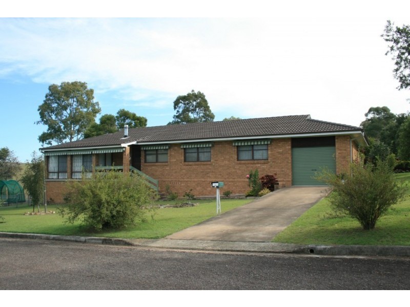 2 Baird Street, Dungog NSW 2420