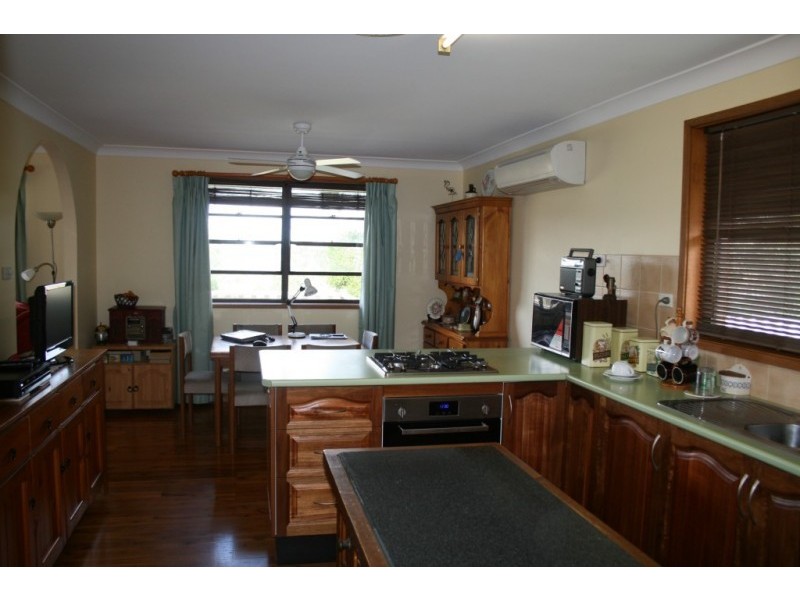 2 Baird Street, Dungog NSW 2420