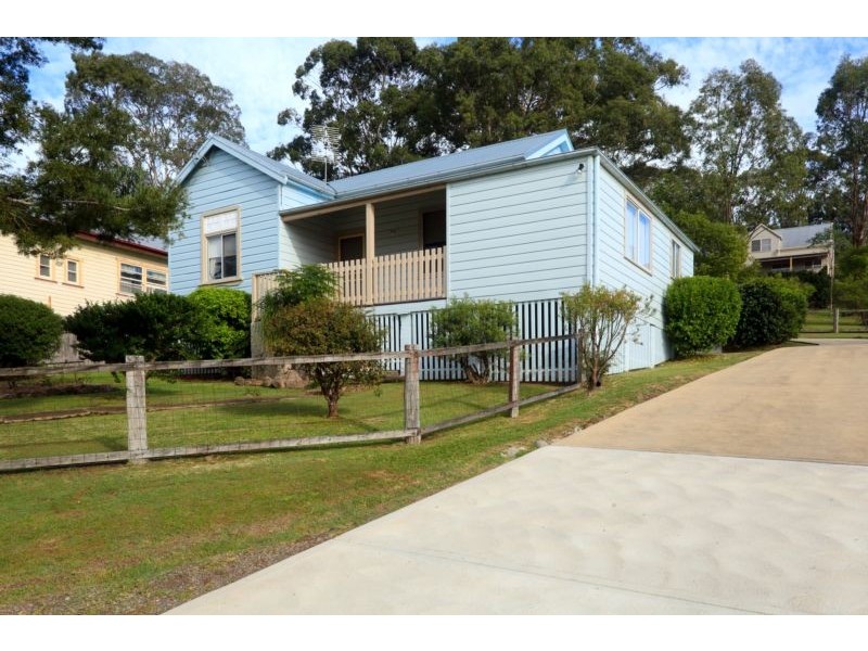 14 Hancock Avenue, Dungog NSW 2420