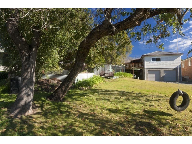 9 Carlton Avenue, Dungog NSW 2420