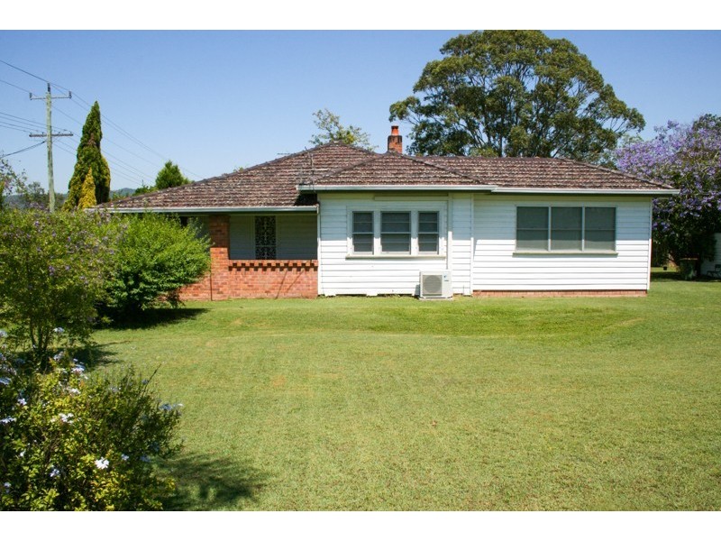 2 Church Street, Gresford NSW 2311