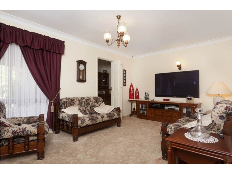 13 Baird Street, Dungog NSW 2420