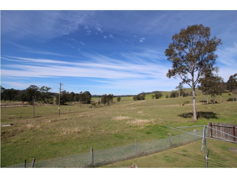 2 Baird Street, Dungog NSW 2420