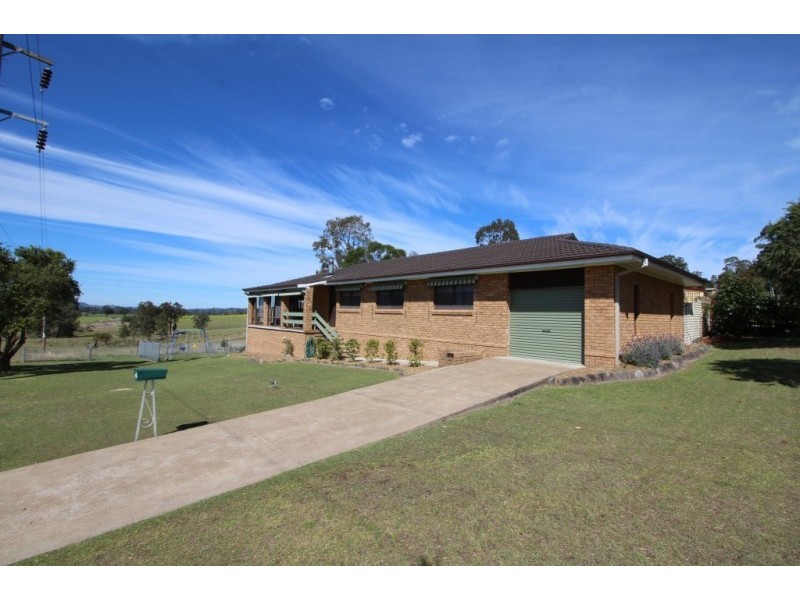 2 Baird Street, Dungog NSW 2420