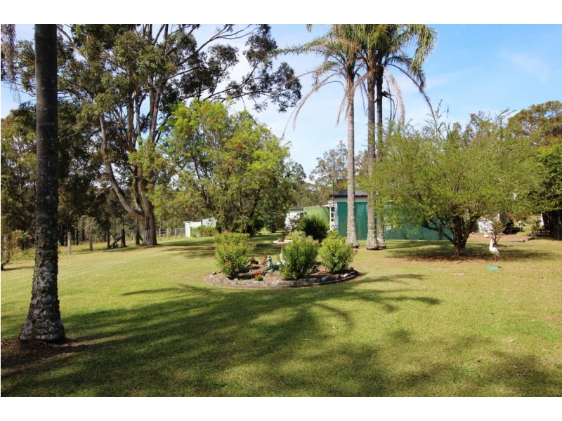 1995 Booral Road, Girvan NSW 2425