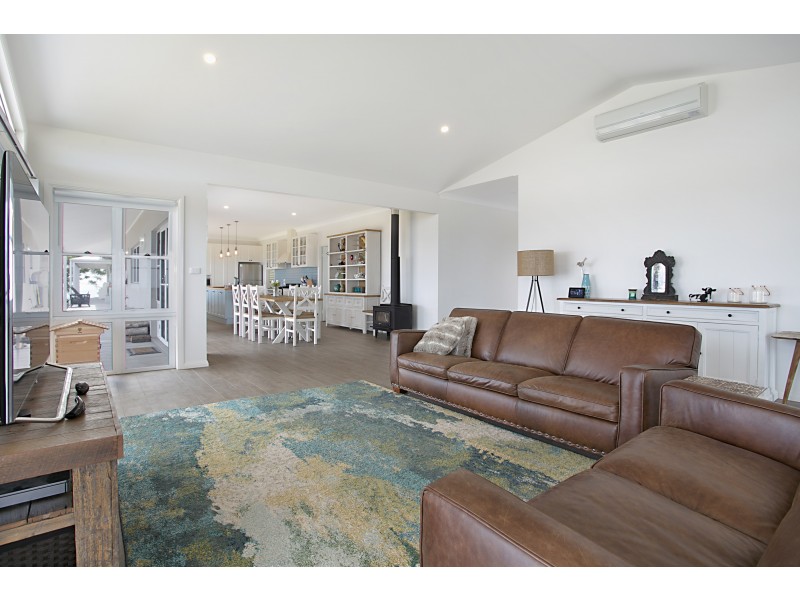 1394 Webbers Creek Road, Paterson NSW 2421