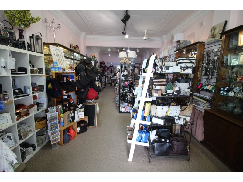 174 Dowling Street, Dungog NSW 2420