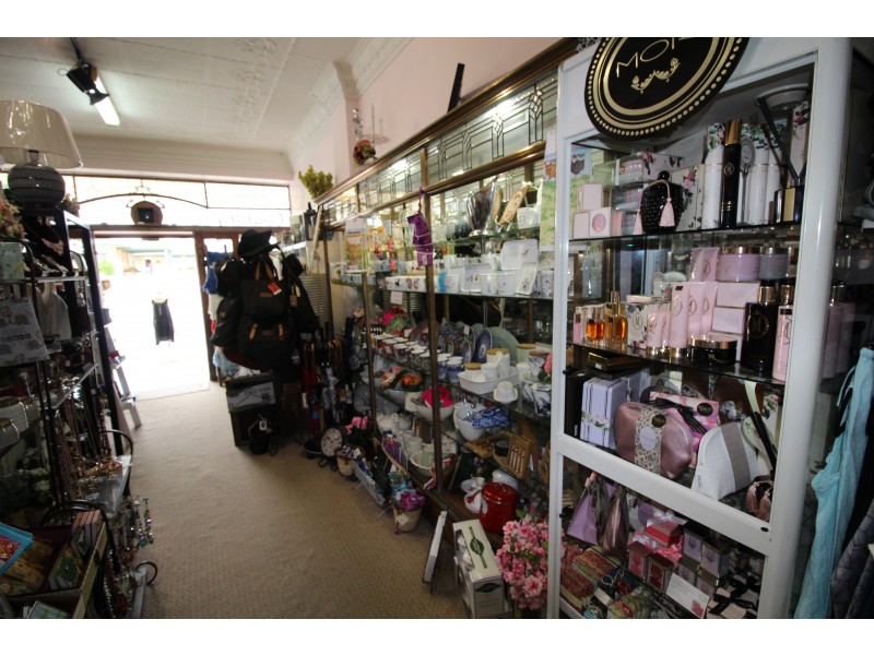 174 Dowling Street, Dungog NSW 2420