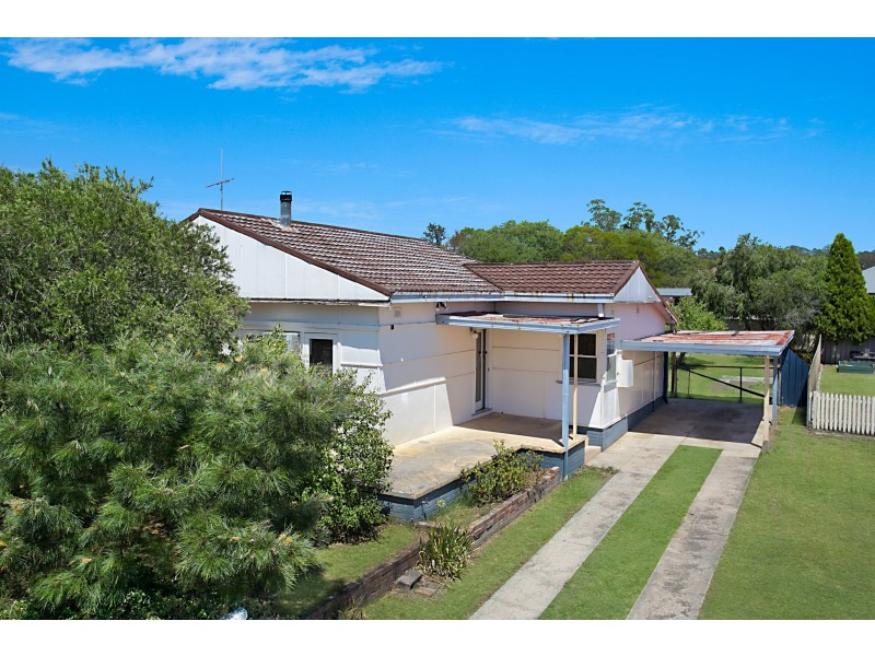 24 Lord Street, Dungog NSW 2420