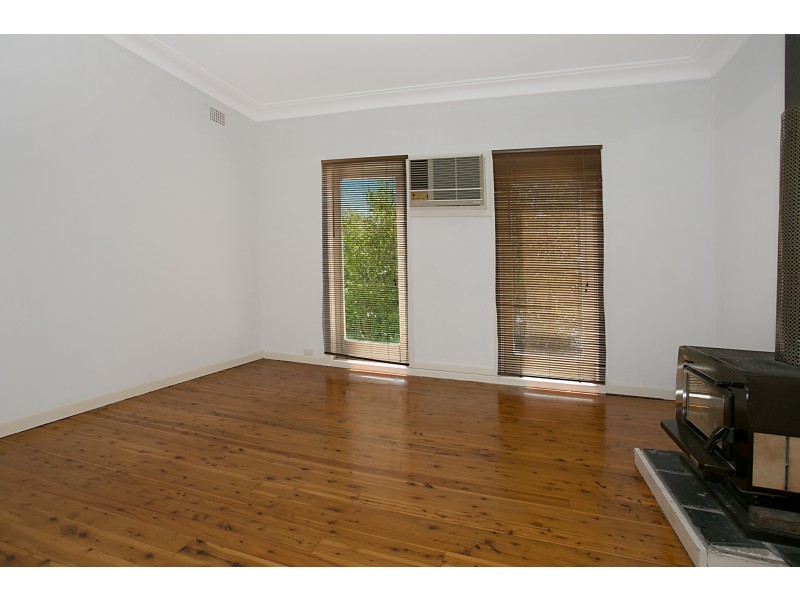 24 Lord Street, Dungog NSW 2420