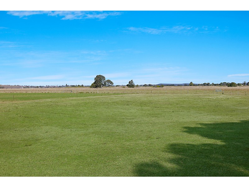 37 Paterson Road, Bolwarra NSW 2320