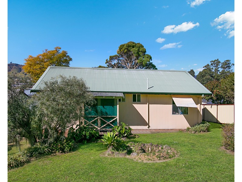12 Moore Street, Dungog NSW 2420