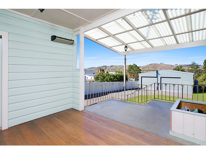 25 Lord Street, Dungog NSW 2420