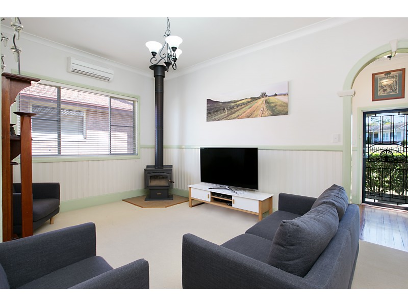 25 Lord Street, Dungog NSW 2420