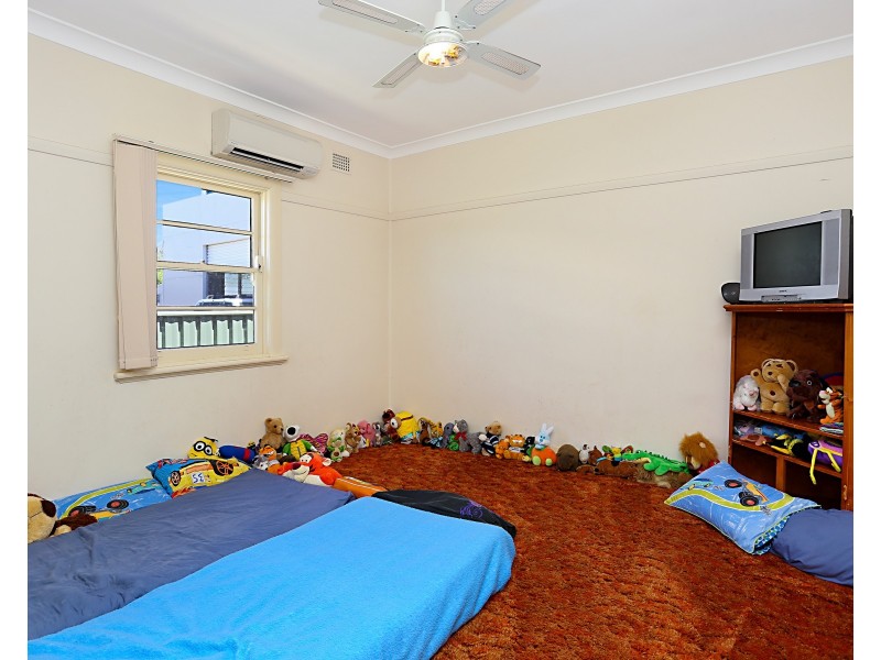 42 Dowling Street, Dungog NSW 2420