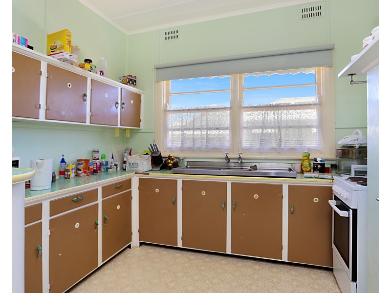 42 Dowling Street, Dungog NSW 2420