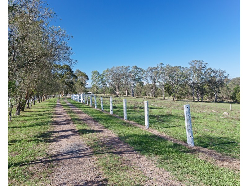 68 Dungog Road, Paterson NSW 2421