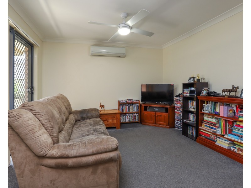 2/21 Hillview Avenue, Dungog NSW 2420