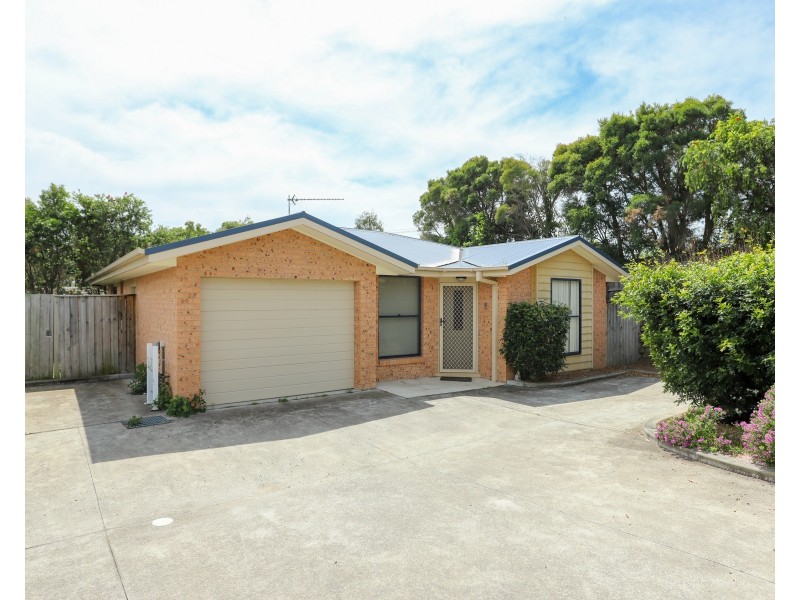 2/21 Hillview Avenue, Dungog NSW 2420